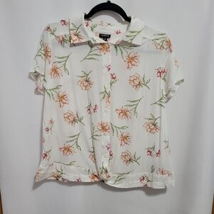 Torrid White Floral Button Down Short Sleeve Shirt. Size 0